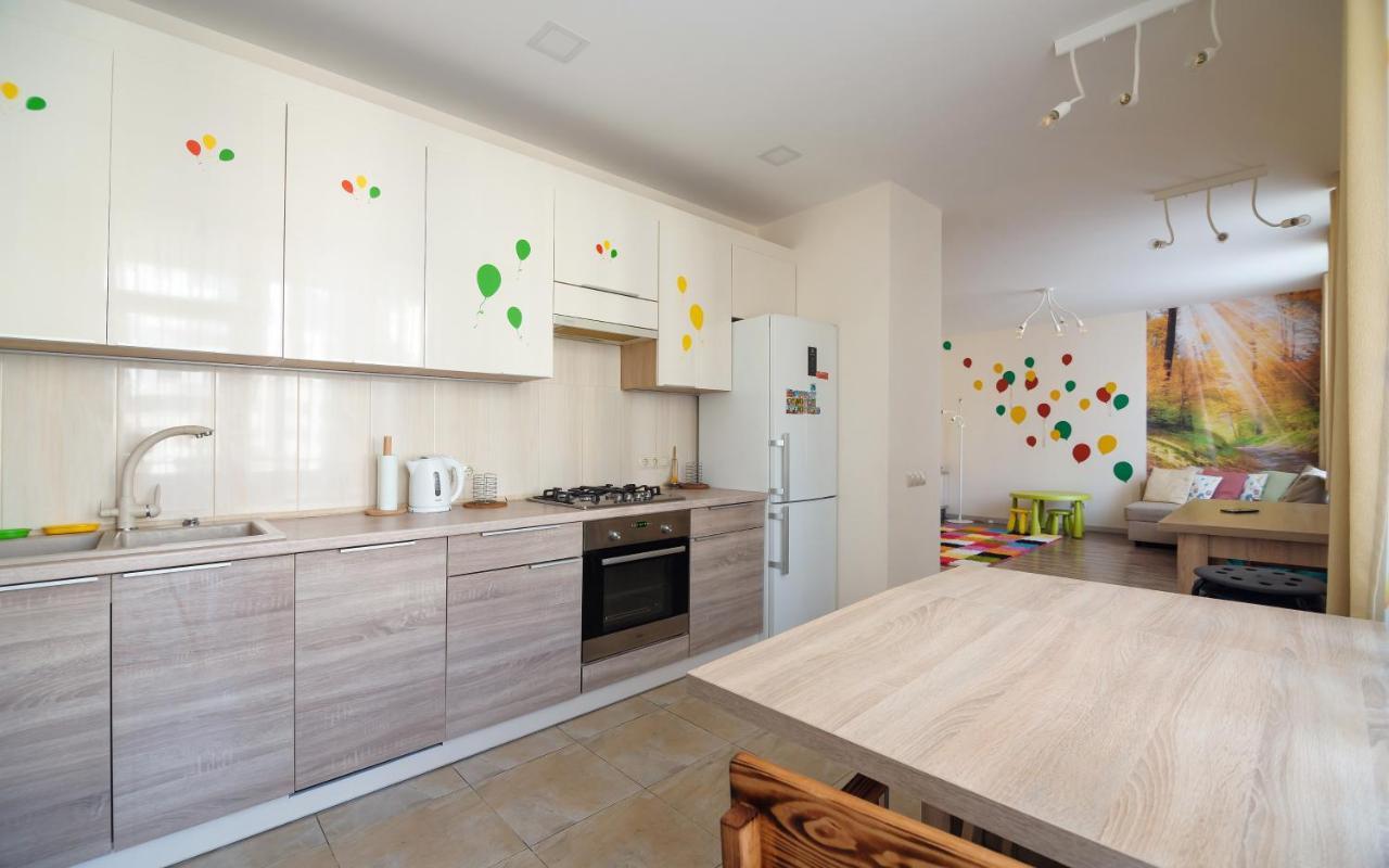 Colored Balloons - 3 Bedrooms, 3 Bathrooms, Equipped Large Apartments Lwów Zewnętrze zdjęcie